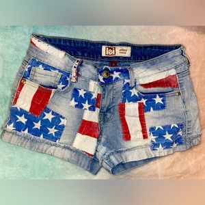 Juniors Size 5 l.e.i American flag denim shorts